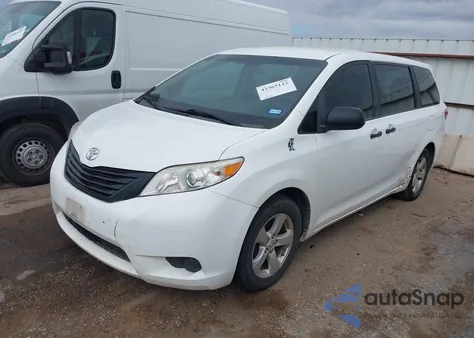 2017 Toyota Sienna L 7 Passenger z USA, uszkodzony, nr VIN 5TDZZ3DC4HS873164